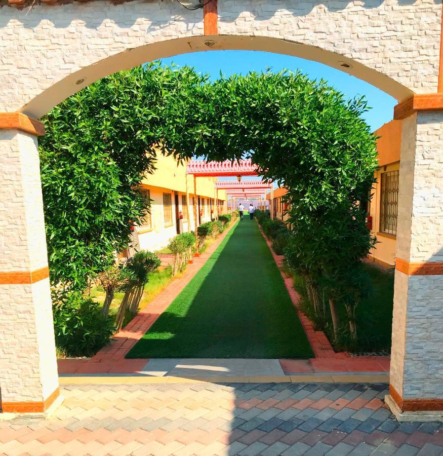 منتجع وشاليهات مورجان الشرق - للعائلات فقط - Даммам Экстерьер фото